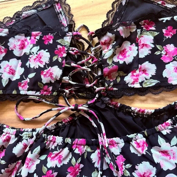 Sky to Moon Floral Cutout Halter Dress 🌸🖤 - Picture 5 of 5